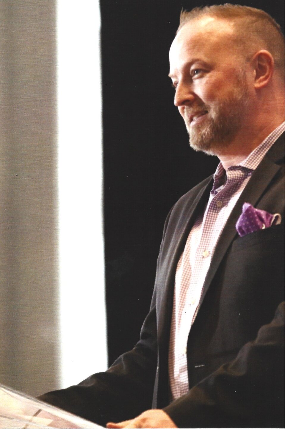 Michael Bach speaking, portrait crop